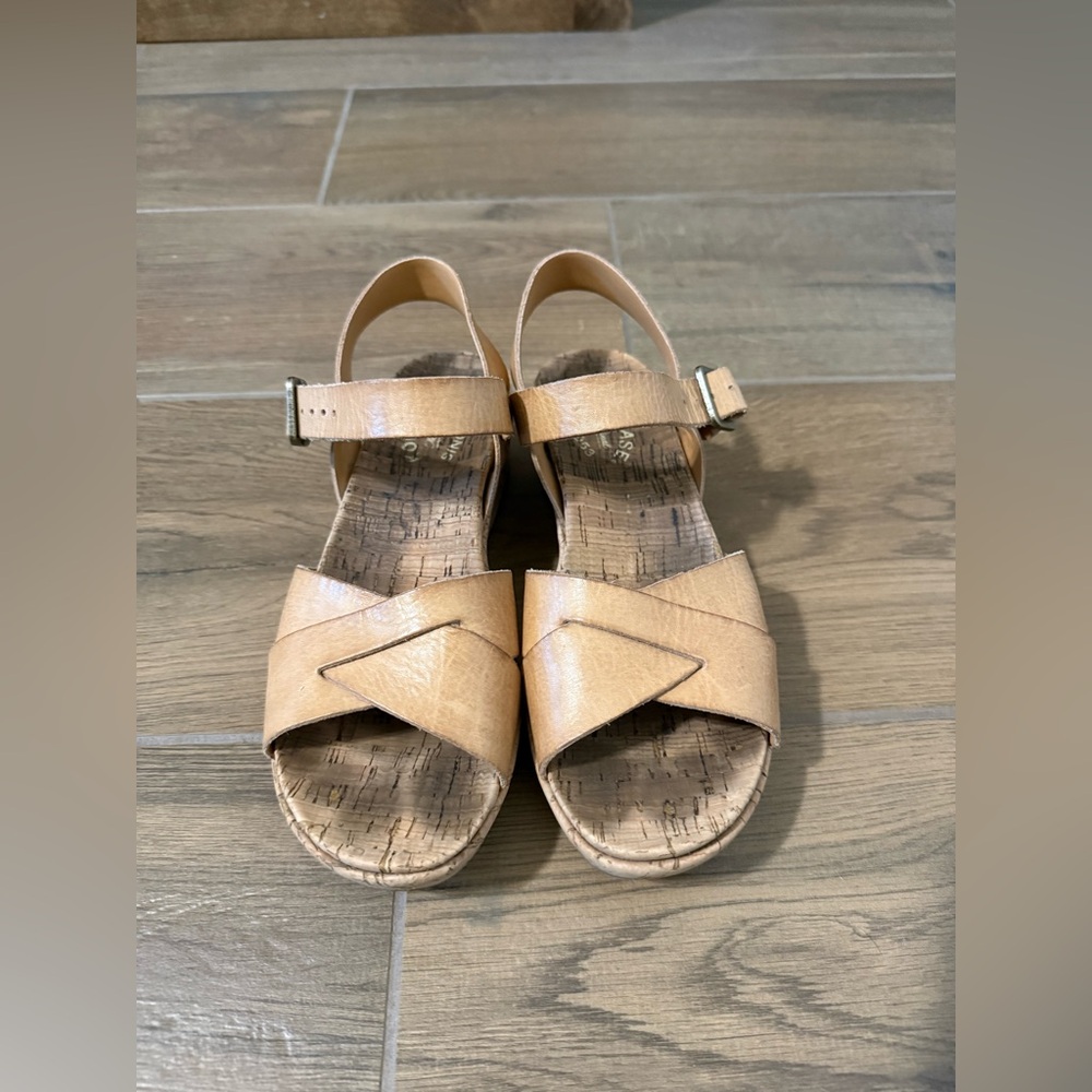 Kirk-ease Myrna natural heels. Color natural. Size 38. - Picture 3 of 5